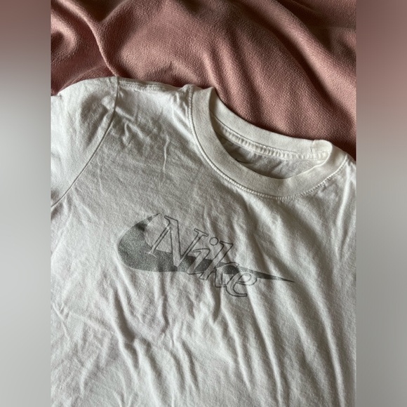 NIKE white tshirt 🤍 - Picture 3 of 6